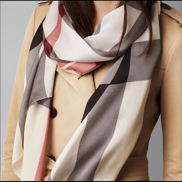 Burberry Accessories - Burberry silk scarf